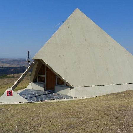 Pyramids Motel Van Reenen Экстерьер фото