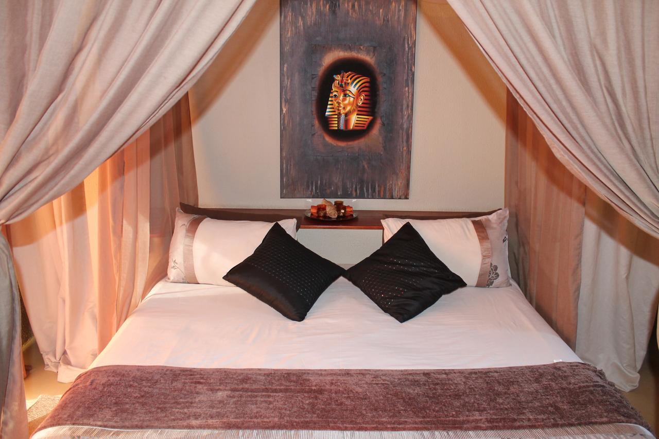 Pyramids Motel Van Reenen Экстерьер фото