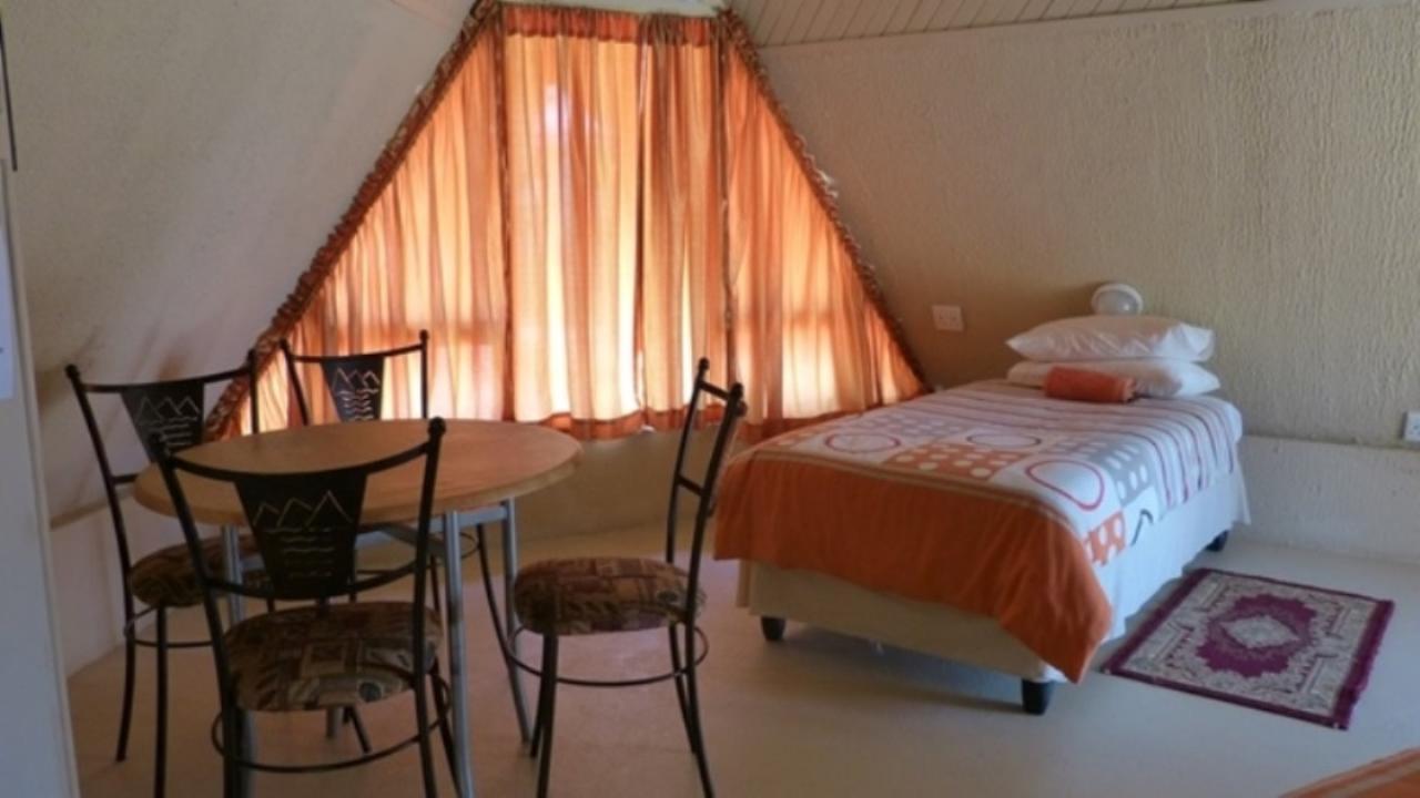 Pyramids Motel Van Reenen Экстерьер фото
