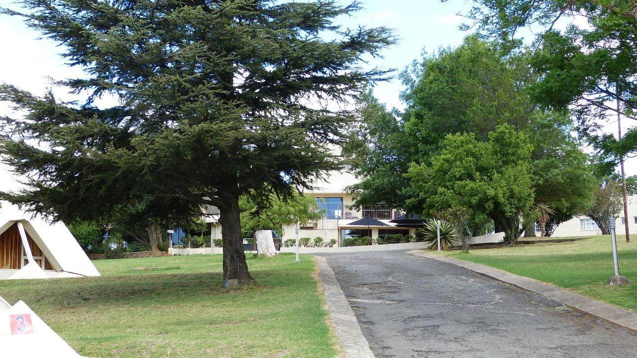 Pyramids Motel Van Reenen Экстерьер фото
