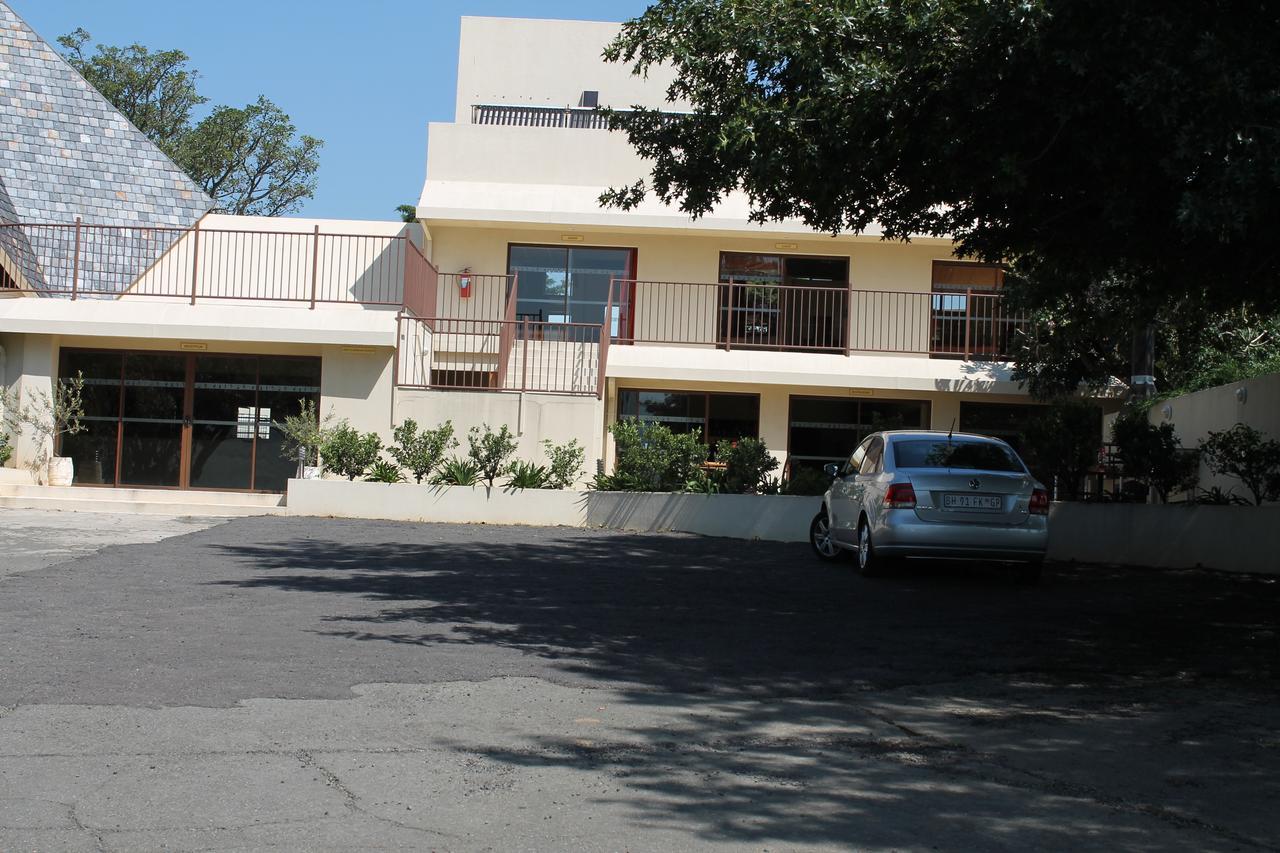 Pyramids Motel Van Reenen Экстерьер фото